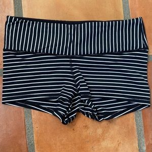 ❣️ lululemon shorts ❣️